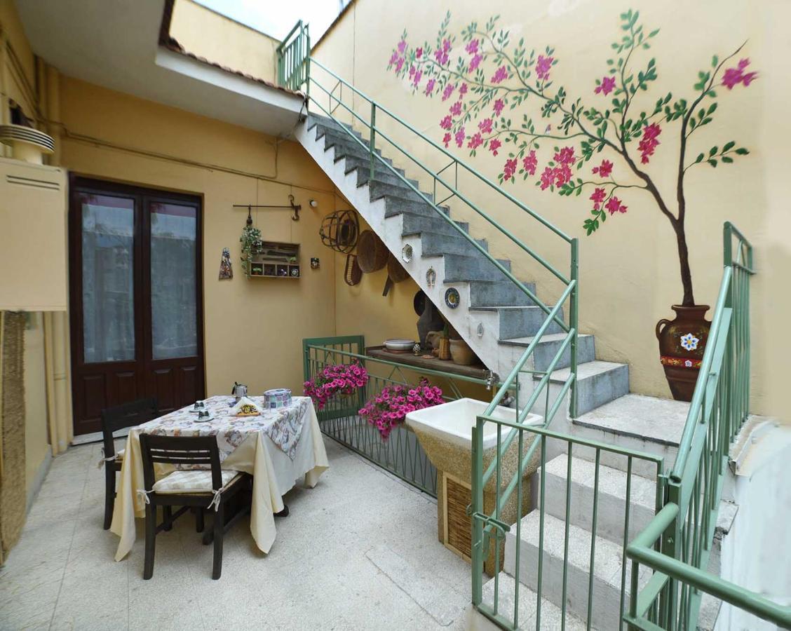 Casa Vacanze Borgata Del Sorbo Acireale Bagian luar foto